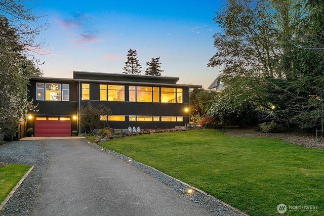 1549 Magnolia Way W, Seattle, WA 98199