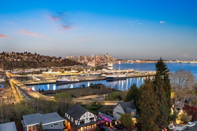 1549 Magnolia Way W, Seattle, WA 98199