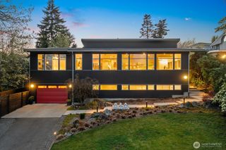 1549 Magnolia Way W, Seattle, WA 98199