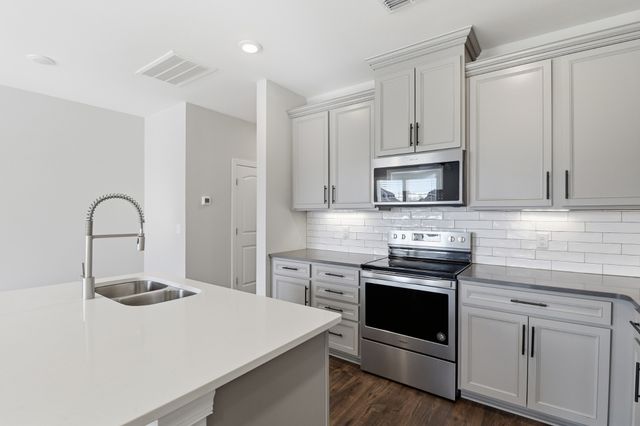 2221 Belle Creek Way, Nashville, TN 37221