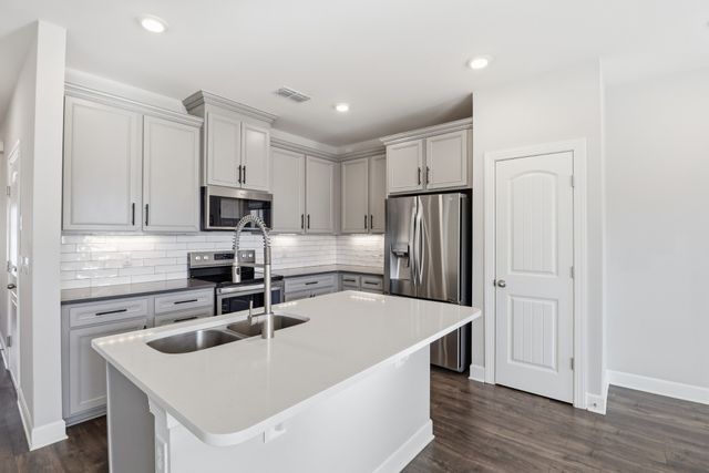 2221 Belle Creek Way, Nashville, TN 37221