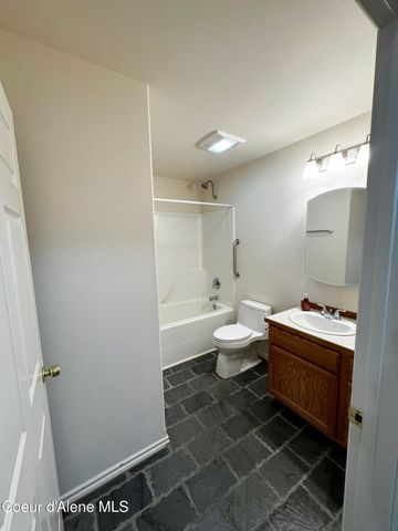 200 Brittany Loop, Kootenai, ID 83840