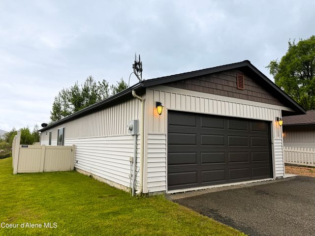 200 Brittany Loop, Kootenai, ID 83840