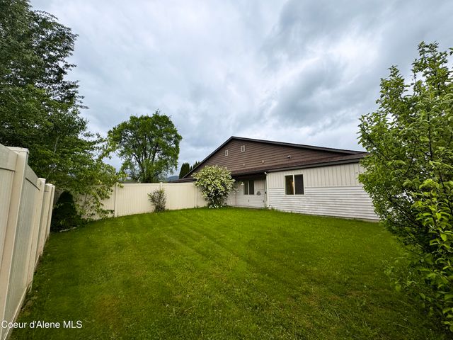200 Brittany Loop, Kootenai, ID 83840