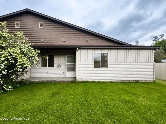 200 Brittany Loop, Kootenai, ID 83840