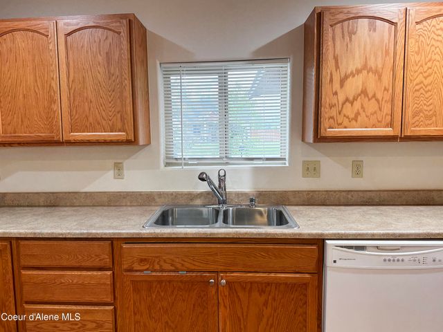 200 Brittany Loop, Kootenai, ID 83840