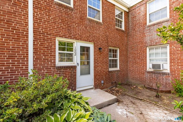1002 Trout Brook Drive 1002, West Hartford, CT 06119