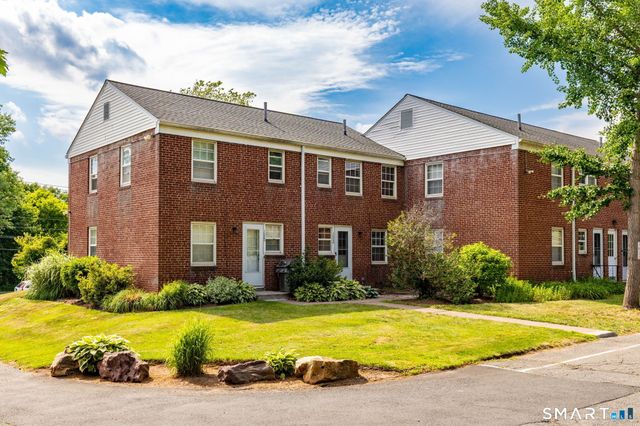 1002 Trout Brook Drive 1002, West Hartford, CT 06119