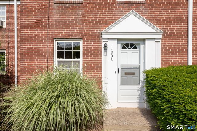 1002 Trout Brook Drive 1002, West Hartford, CT 06119