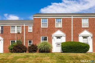 1002 Trout Brook Drive 1002, West Hartford, CT 06119