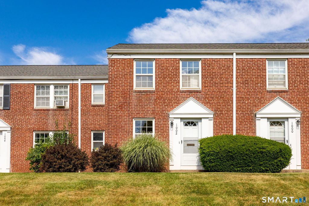 1002 Trout Brook Drive 1002, West Hartford, CT 06119