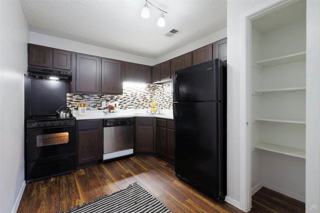 6808 S I-35 Frontage RD 144, Austin, TX 78745