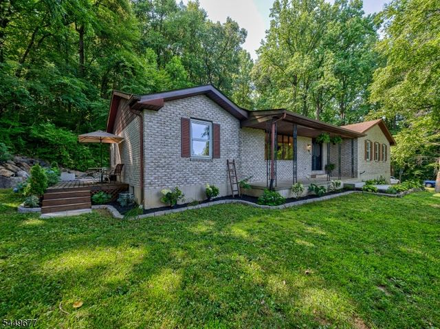 56 Wester Rd, Harmony Twp., NJ 08865