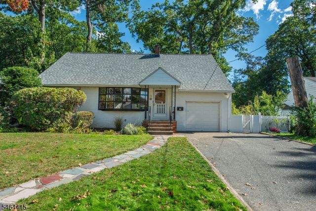 10 Fernwood Dr
