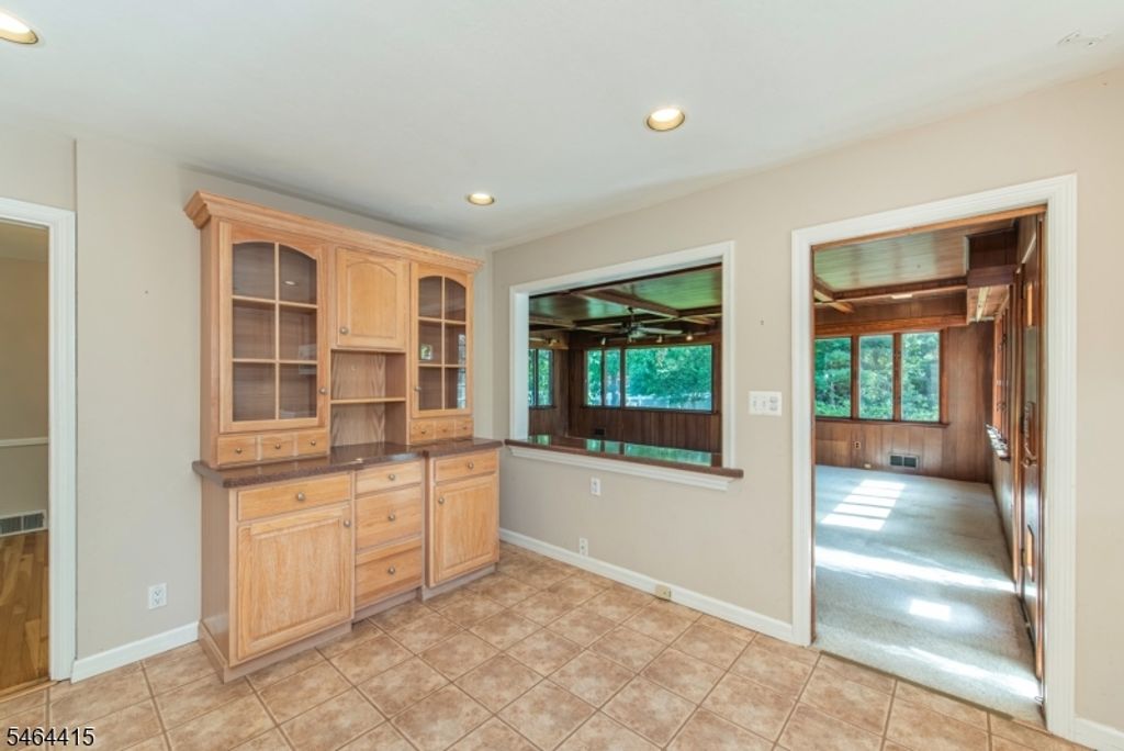 10 Fernwood Dr, Fair Lawn Boro, NJ 07410 — photo 5