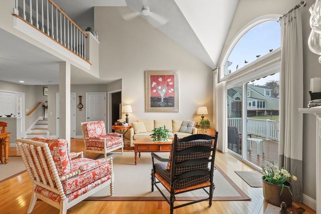 2 Amberwood Ct 2, Bourne, MA 02532