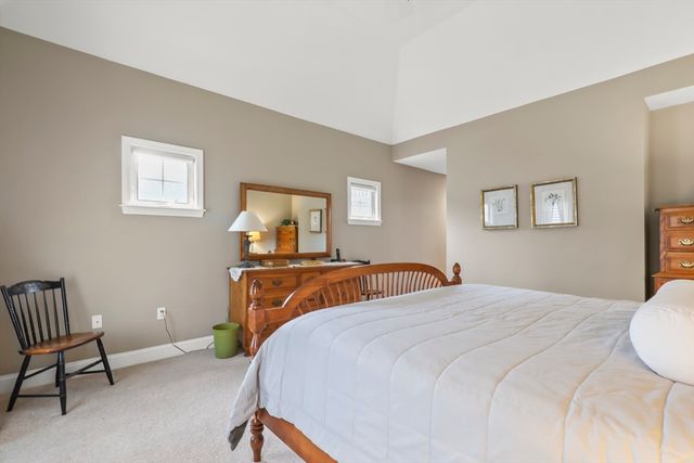 2 Amberwood Ct 2, Bourne, MA 02532