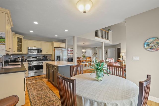 2 Amberwood Ct 2, Bourne, MA 02532