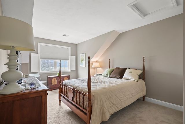 2 Amberwood Ct 2, Bourne, MA 02532