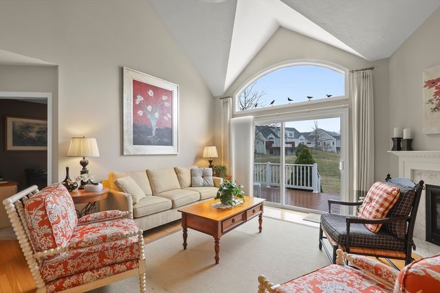 2 Amberwood Ct 2, Bourne, MA 02532