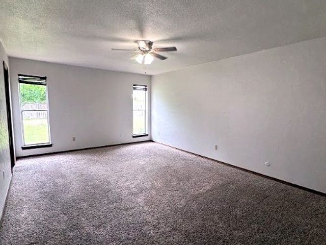 413 N Trail Street, Crowley, TX 76036