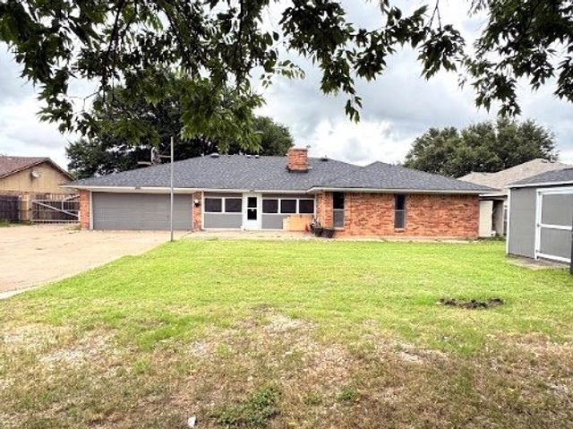 413 N Trail Street, Crowley, TX 76036