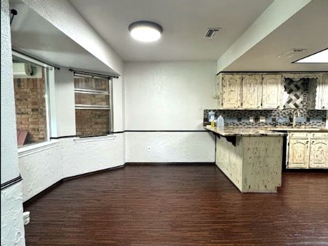 413 N Trail Street, Crowley, TX 76036