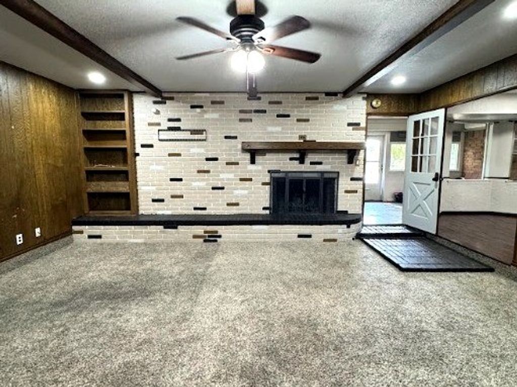 413 N Trail Street, Crowley, TX 76036