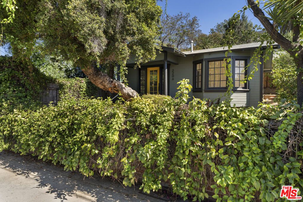 2206 Avon Street, Los Angeles, CA 90026 — exterior