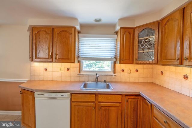 700 SUSQUEHANNA RD, Philadelphia, PA 19111