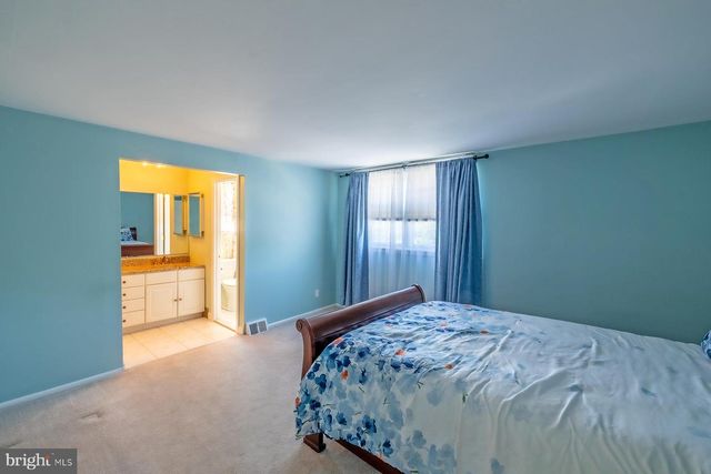 700 SUSQUEHANNA RD, Philadelphia, PA 19111