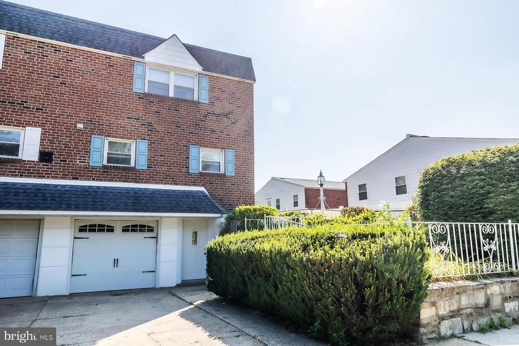 700 SUSQUEHANNA RD, Philadelphia, PA 19111