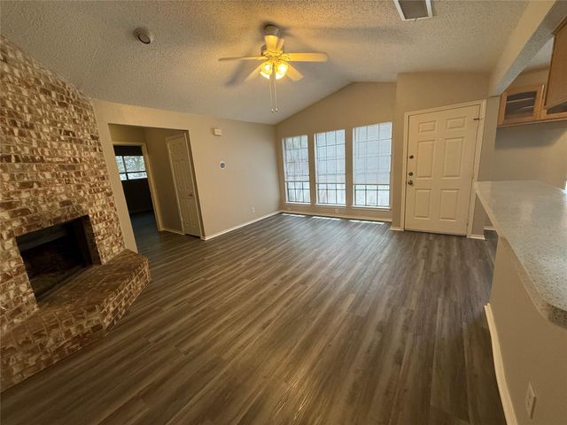 9313 Kempler DR B, Austin, TX 78748