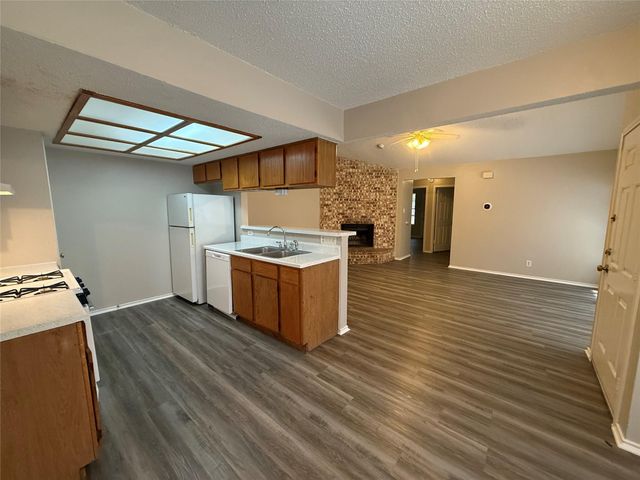 9313 Kempler DR B, Austin, TX 78748