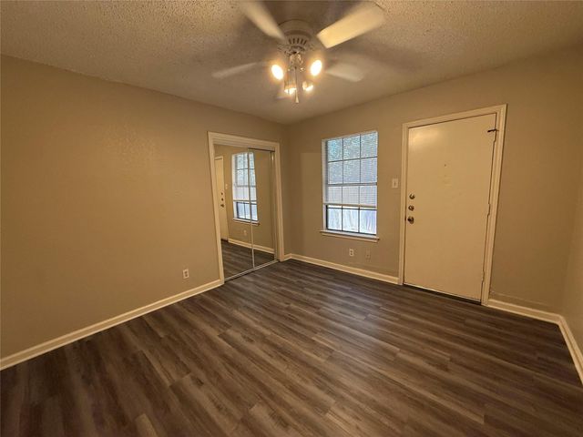 9313 Kempler DR B, Austin, TX 78748