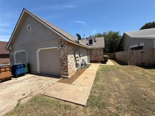 9313 Kempler DR B, Austin, TX 78748