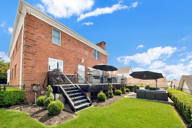 27 Woodside Avenue, Harrison, NY 10604