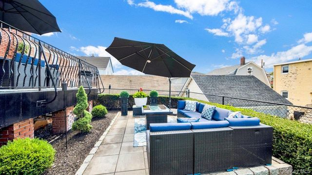 27 Woodside Avenue, Harrison, NY 10604