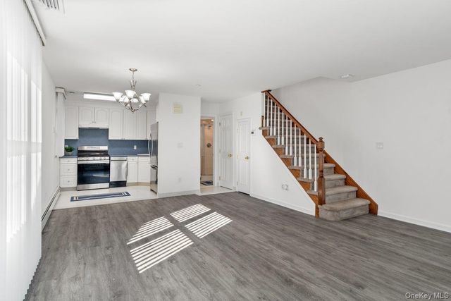 27 Woodside Avenue, Harrison, NY 10604