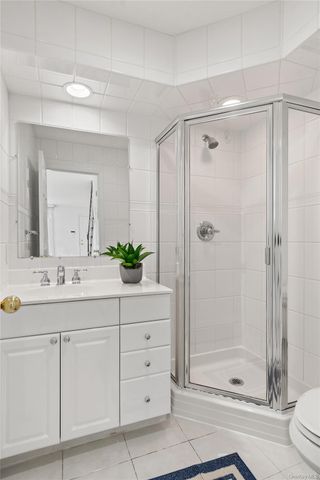 27 Woodside Avenue, Harrison, NY 10604