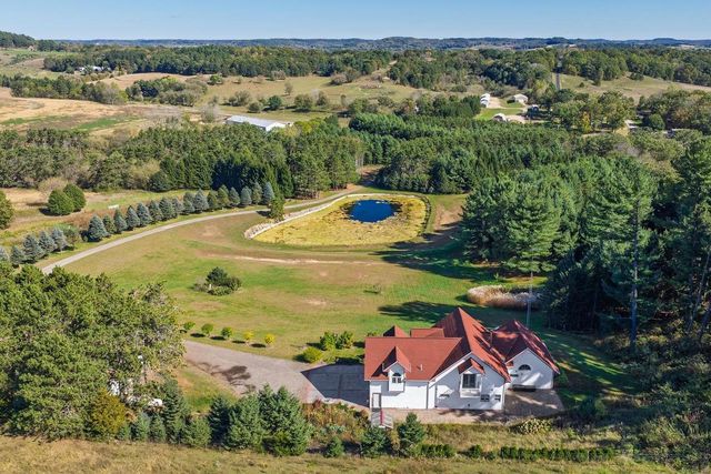 S1063 Highway 58, La Valle, WI 53941
