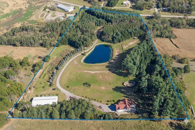 S1063 Highway 58, La Valle, WI 53941