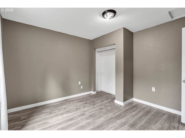 15412 Ne HALSEY St, Portland, OR 97230