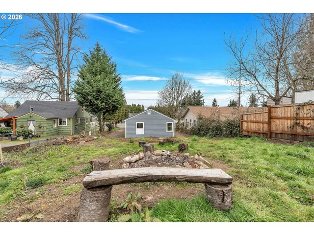 15412 Ne HALSEY St, Portland, OR 97230