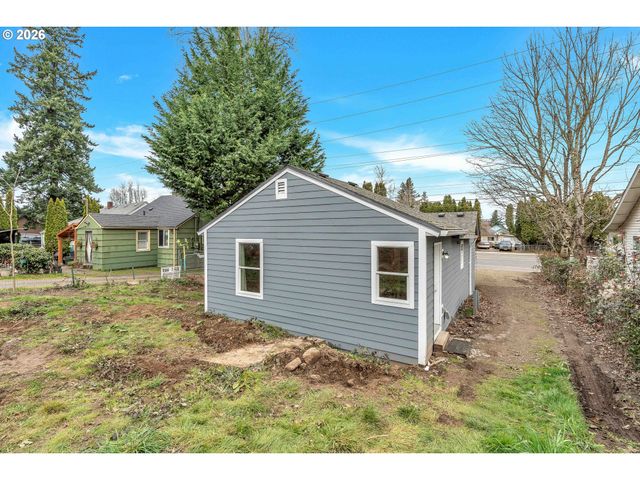 15412 Ne HALSEY St, Portland, OR 97230