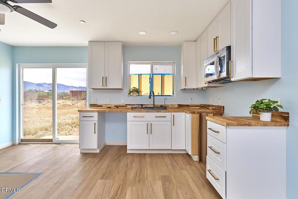 Image 16 of property listing at 9210 Cherokee Trail, Lucerne Valley, CA 92356