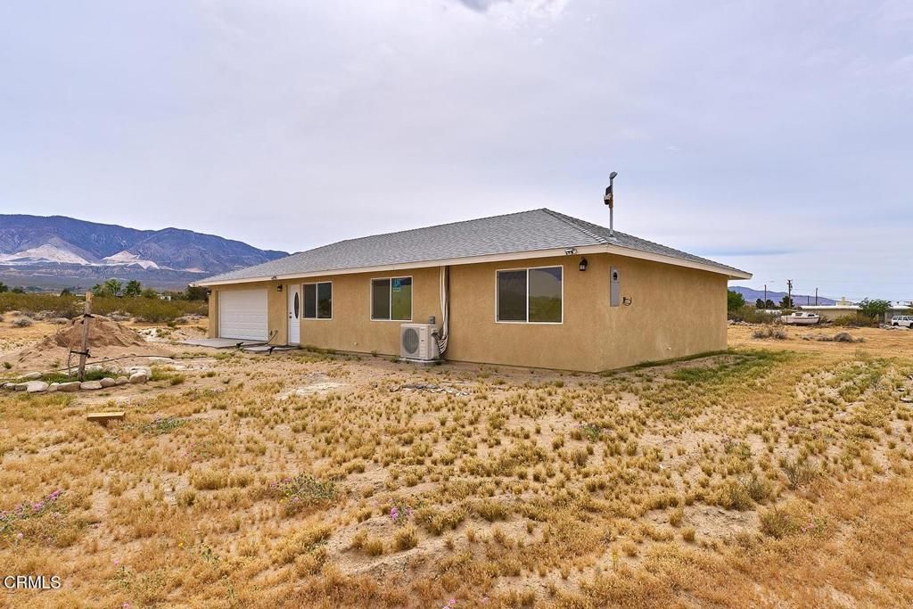 Image 3 of property listing at 9210 Cherokee Trail, Lucerne Valley, CA 92356