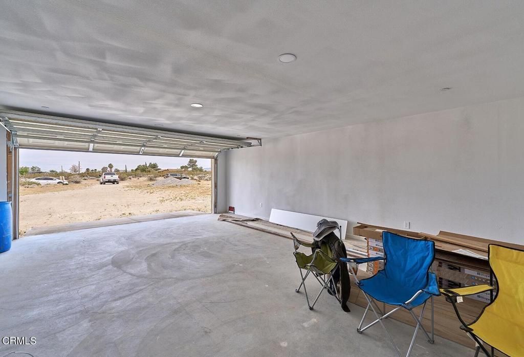 Image 6 of property listing at 9210 Cherokee Trail, Lucerne Valley, CA 92356