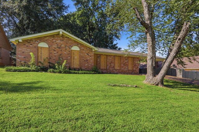 5697 TULIP TREE DR, Memphis, TN 38115