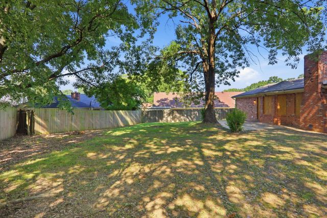 5697 TULIP TREE DR, Memphis, TN 38115